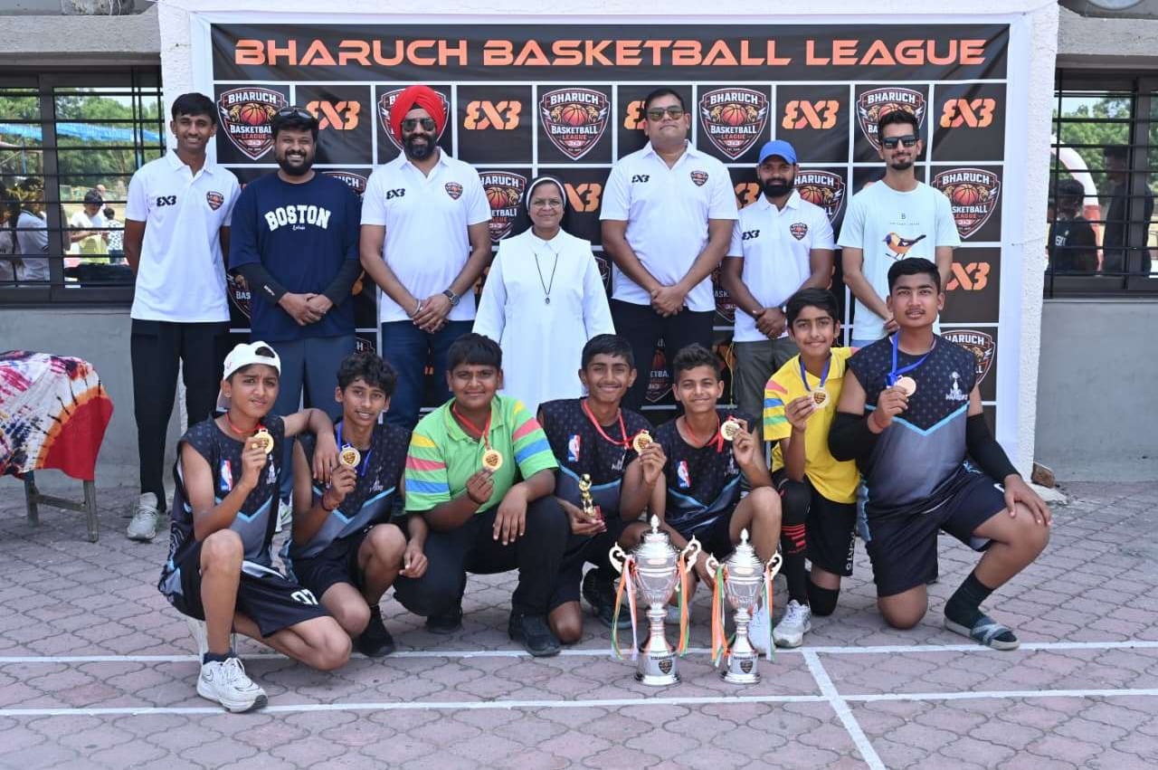 U-14 Boys champion and runners-up